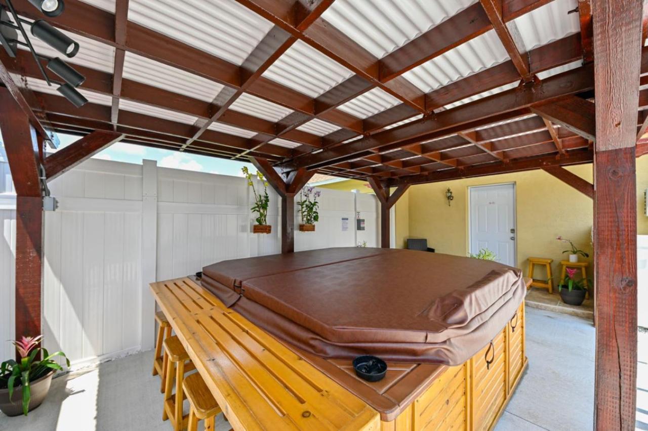Paradise In Brandon With Luxurious 6 Person Spa 外观 照片